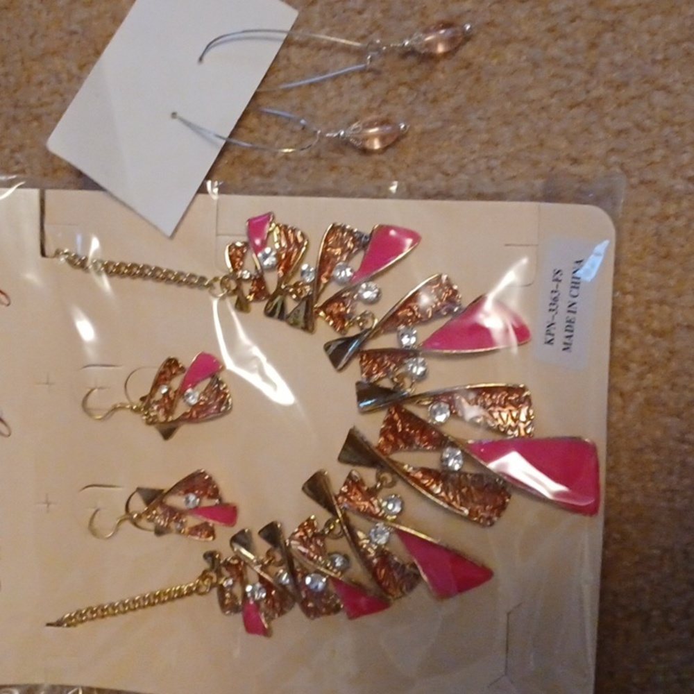 Pink necklace set.  Dangling pale pink earrings